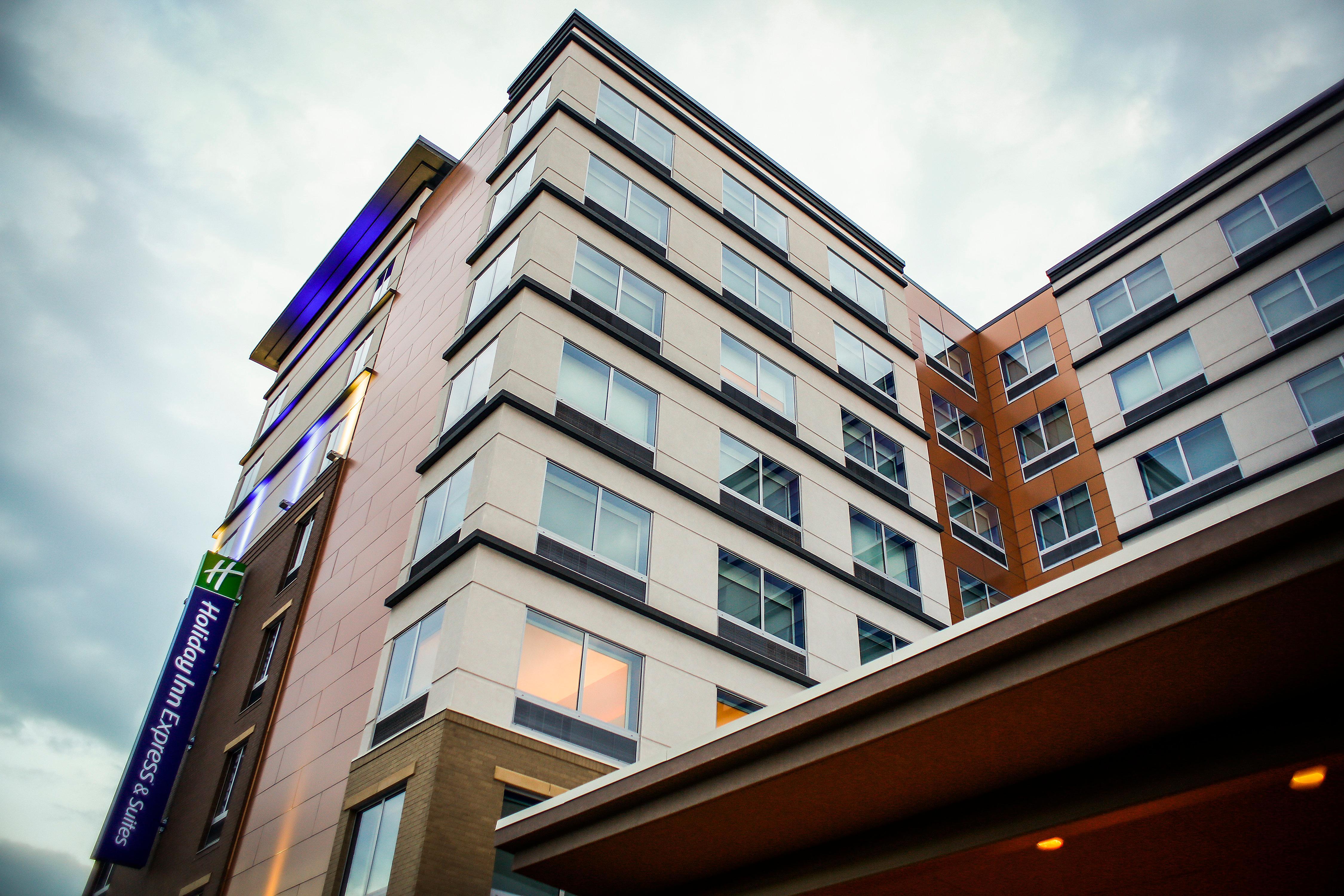 Holiday Inn Express & Suites Downtown Louisville By Ihg Екстер'єр фото