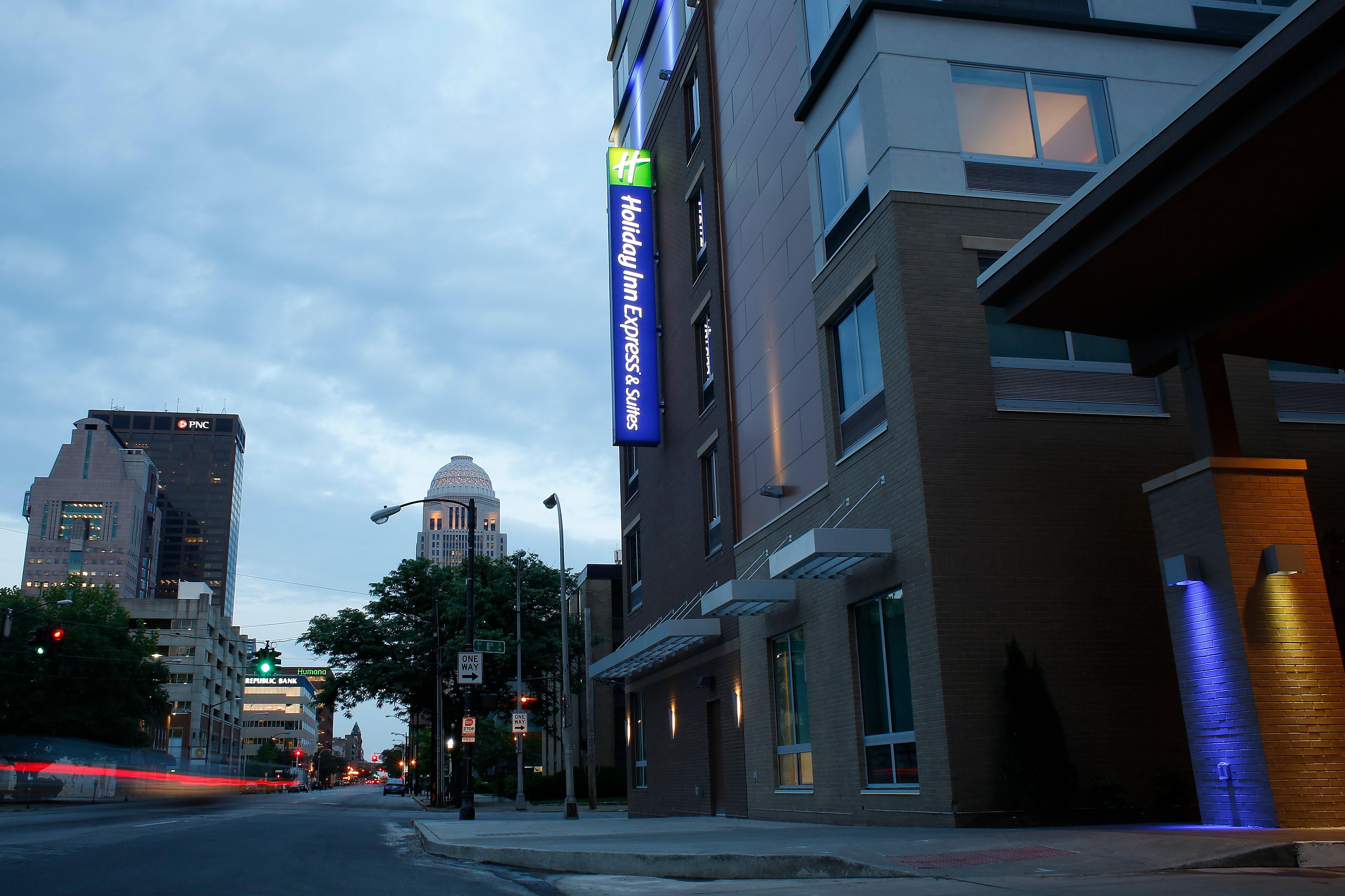 Holiday Inn Express & Suites Downtown Louisville By Ihg Екстер'єр фото