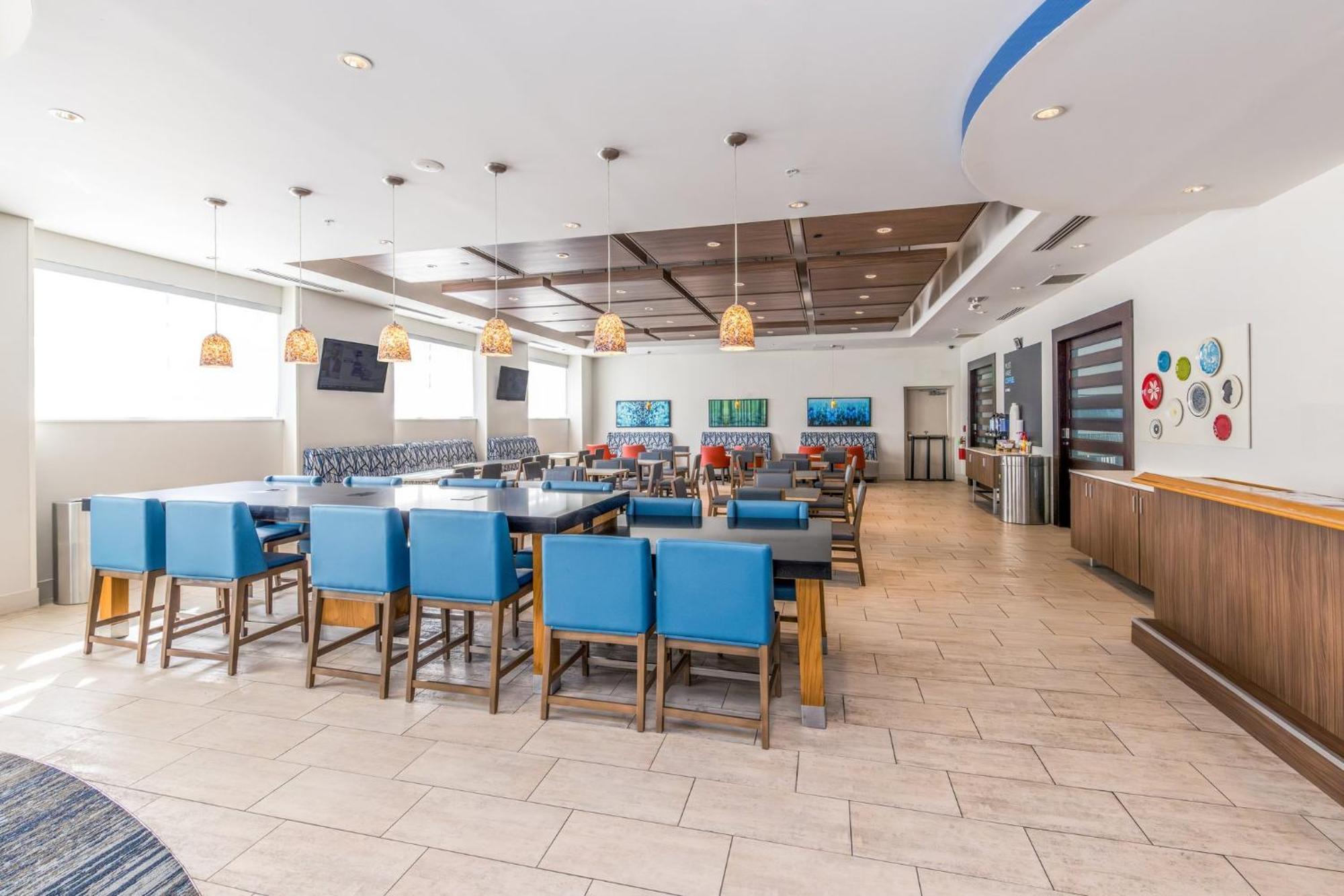 Holiday Inn Express & Suites Downtown Louisville By Ihg Екстер'єр фото
